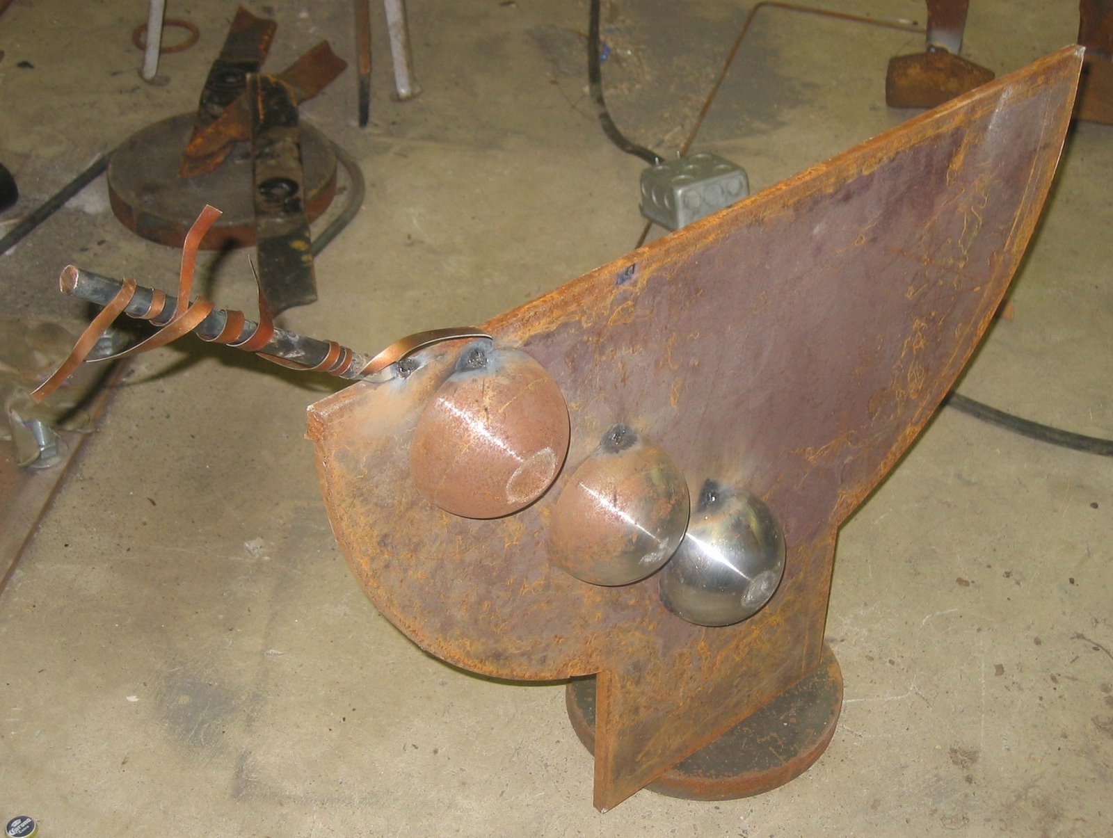 3 Olives martini sculpture detail